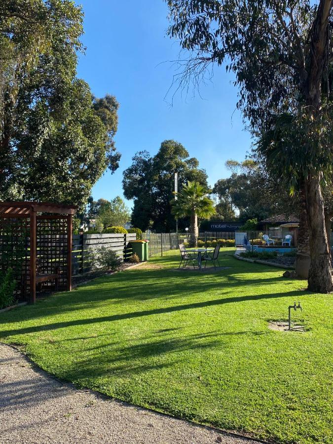 Motel Wingrove Corowa Exterior photo